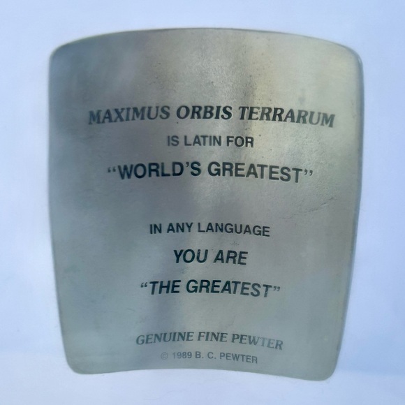 Elegant Glass Mug with Pewter Golfer Emblem - Picture 7 of 10